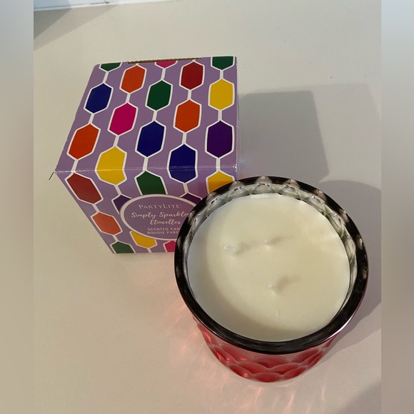 Partylite Holly Jolly Berry 3 wick-SOLD - Picture 2 of 3